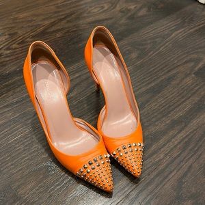 Gucci pumps in bright orange. Size 37